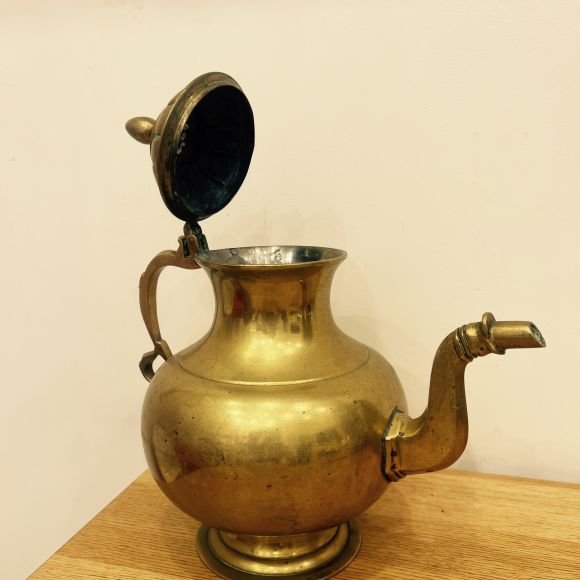 Мощный тяжелый чайник из латуни