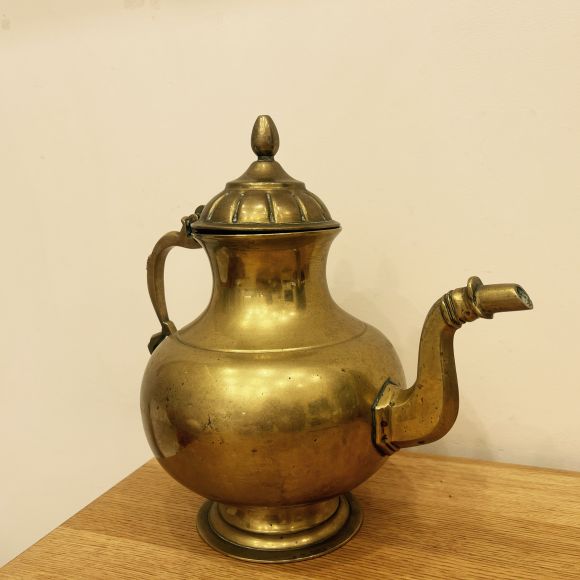 Мощный тяжелый чайник из латуни