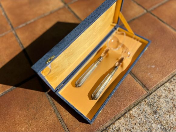 Винтажные приборы для сервировки.