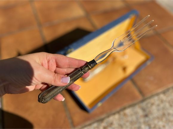 Винтажные приборы для сервировки.