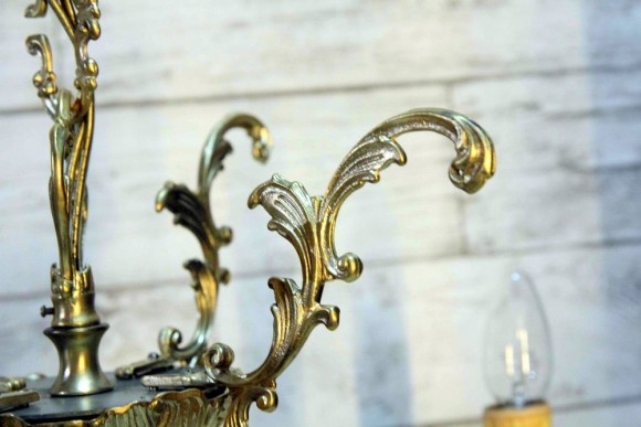 Изящная старинная люстра из латунного литья. Европа. Начало 20 века