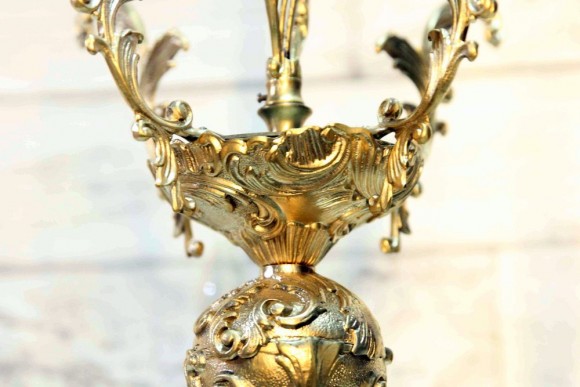 Изящная старинная люстра из латунного литья. Европа. Начало 20 века