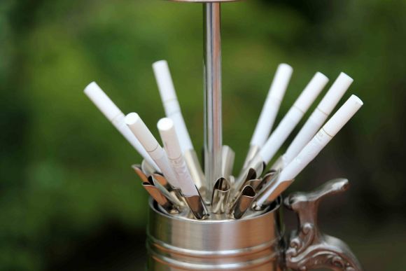 Интересная тяжелая сигаретница 