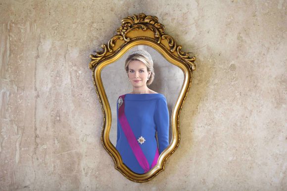  Очаровательное зеркало в золоте и патине