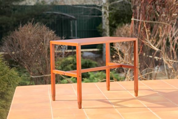 Антикварный столик из дерева. Европа. Начало 20 века