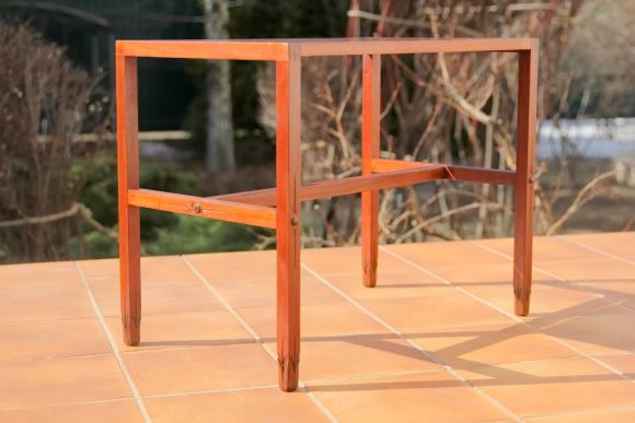 Антикварный столик из дерева. Европа. Начало 20 века