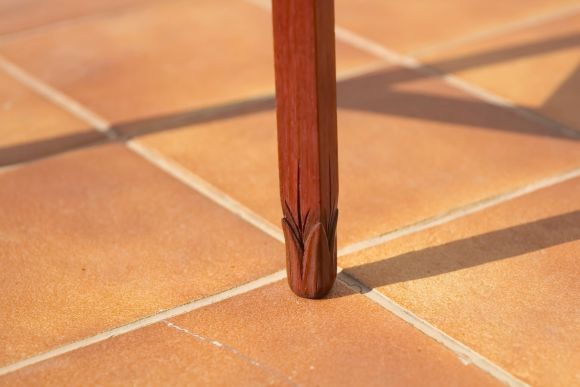 Антикварный столик из дерева. Европа. Начало 20 века