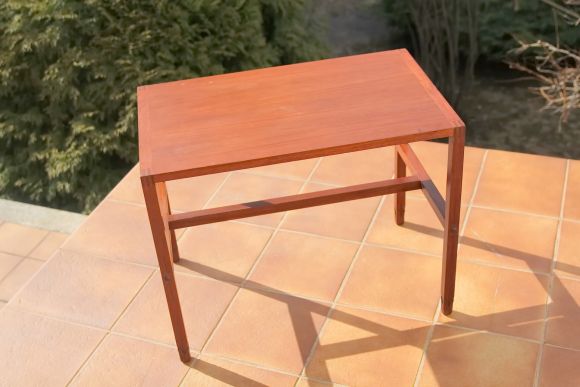 Антикварный столик из дерева. Европа. Начало 20 века