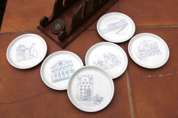 Набор из 6-ти антикварных тарелочек "архитектура".