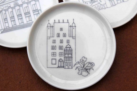 Набор из 6-ти антикварных тарелочек "архитектура".
