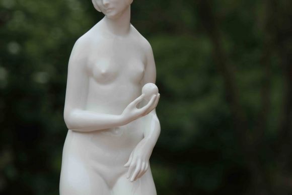 Изумительная статуэтка Белоснежного фарфора Ева. KPM