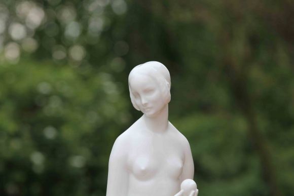 Изумительная статуэтка Белоснежного фарфора Ева. KPM