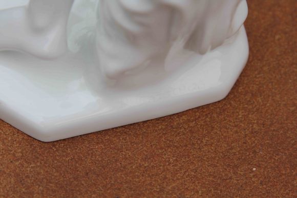 Изумительная статуэтка Белоснежного фарфора Ева. KPM