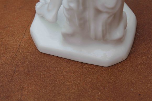 Изумительная статуэтка Белоснежного фарфора Ева. KPM