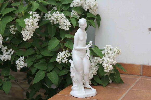 Изумительная статуэтка Белоснежного фарфора Ева. KPM