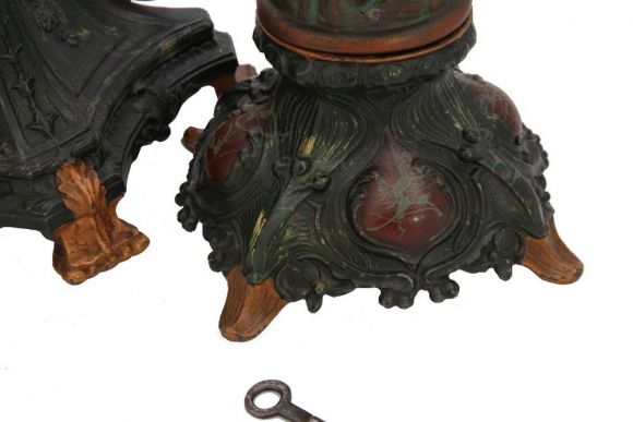 Винтажный гарнитур - часы и 2 статуэтки "Муза" - Скрипка, Арфа и Лира.