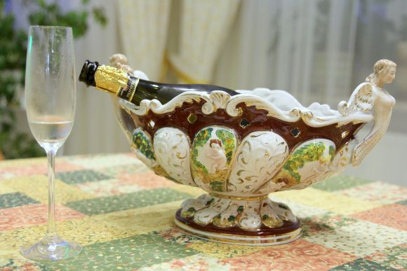 Антикварная потрясающая ваза - ладья для охлаждения шампанского