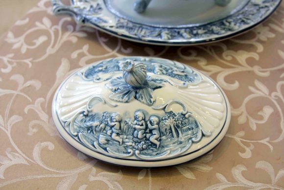 Итальянская винтажная супница Каподемонте