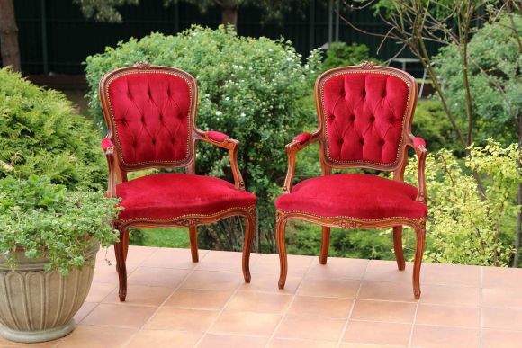 Сочная пара винтажных кресел, оббитая бархатом