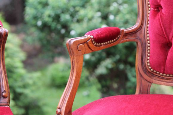 Сочная пара винтажных кресел, оббитая бархатом