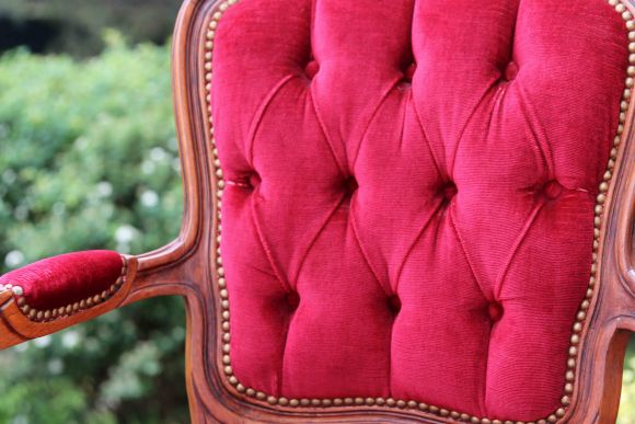 Сочная пара винтажных кресел, оббитая бархатом