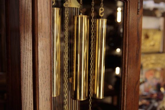 Винтажные дубовые напольные часы  с боем. Европа