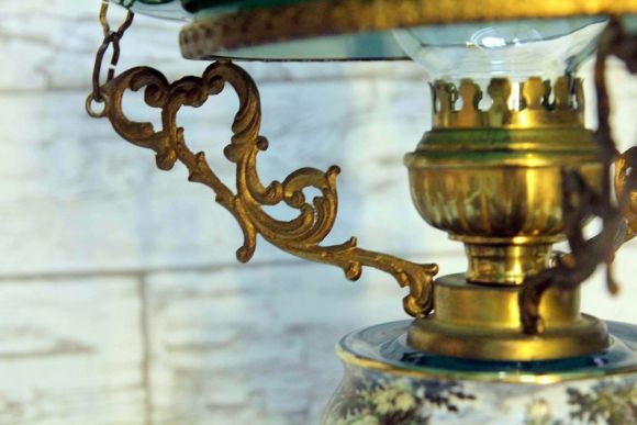 Антикварная люстра с изящой росписью. Франция. Конец 19 века