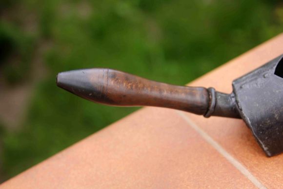 Черный совок для угля, пепла. Идеален для уборки в печи и в камине