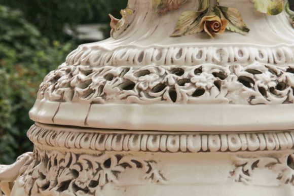 Роскошная итальянская супница - украшена цветами и росписью