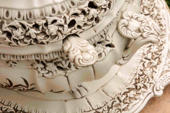 Роскошная итальянская супница - украшена цветами и росписью