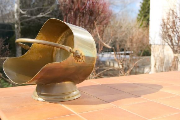 Огромная дровница из латуни. Европа. Начало 20 века