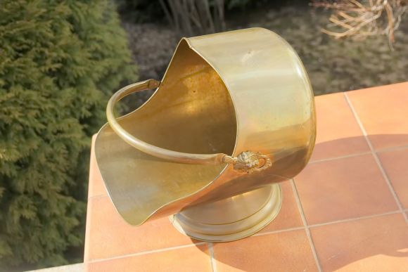 Огромная дровница из латуни. Европа. Начало 20 века