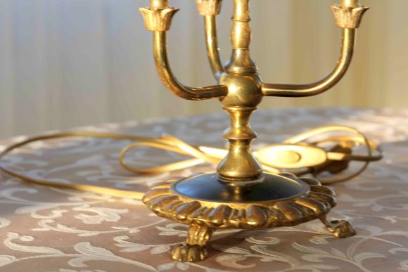 Винтажная настольная лампа на 3 свечи. Бронза