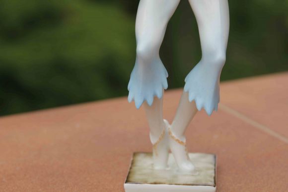 ФАРФОРОВАЯ СТАТУЭТКА HUTSCHENREUTHER ВЕСЕННЕЕ НАСТРОЕНИЕ