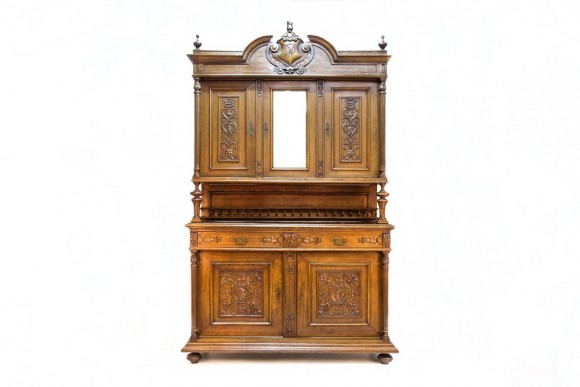 Потрясающий Антикварный буфет с инициалами и старым зеркалом