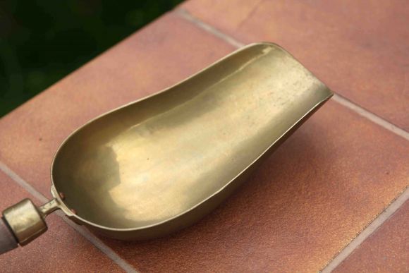 Антикварный латунный совок в патине. Удобен и красив