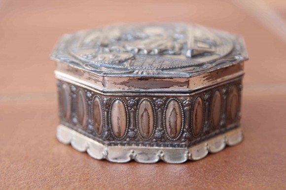 Милая шкатулка из металла ПОЦЕЛУЙ