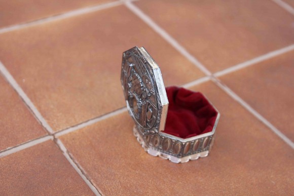 Милая шкатулка из металла ПОЦЕЛУЙ