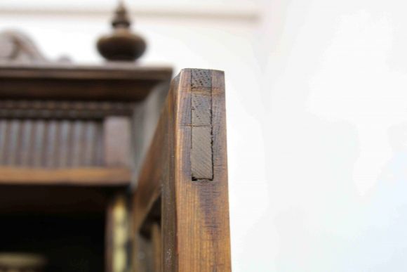 Старинный винный шкаф после реставрации