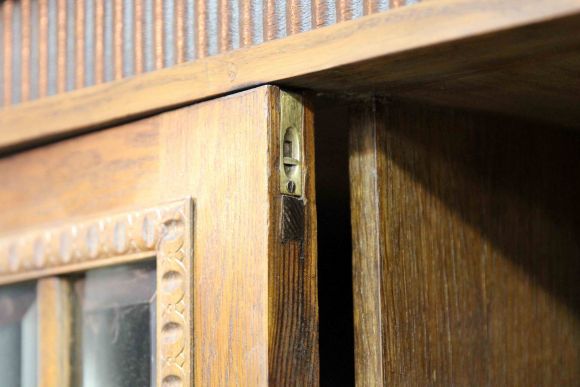 Старинный винный шкаф после реставрации