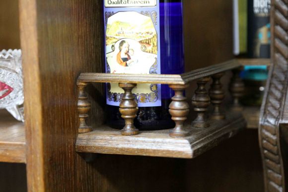 Старинный винный шкаф после реставрации