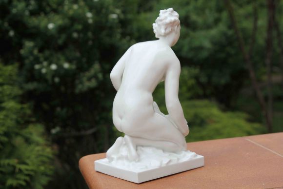 Обнаженная девушка с рыбой КПМ KPM Berlin