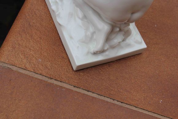 Обнаженная девушка с рыбой КПМ KPM Berlin