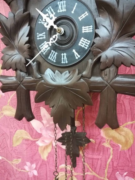 Деревянные резные часы "Охота". Винтаж. Европа. Массив