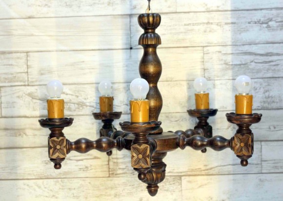 Деревянная люстра из массива после реставрации