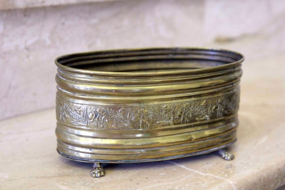 Чудесное антикварное кашпо на ножках.Европа.Начало 20 века