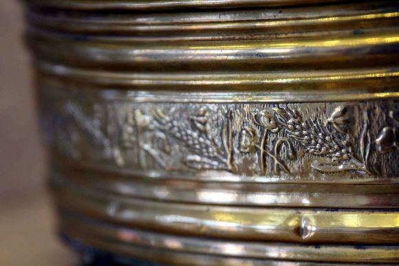 Чудесное антикварное кашпо на ножках.Европа.Начало 20 века