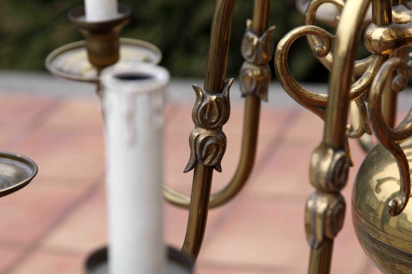 Антикварная бронзовая люстра с орлом