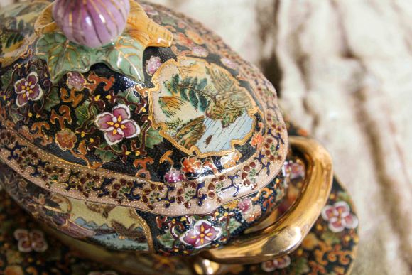 Винтажная китайская Ваза - Шкатулка "Воин" в технике Мориаж, Сацума SATSUMA - 60 гг