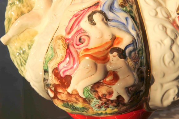 Декоративный высокий кувшин CAPODEMONTE